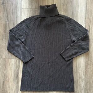 Banana Republic Women’s Gray Turtleneck Sweater Soft merino Wool Small